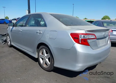 2014 Toyota Camry Se z USA, uszkodzony, nr VIN 4T1BF1FK8EU446074